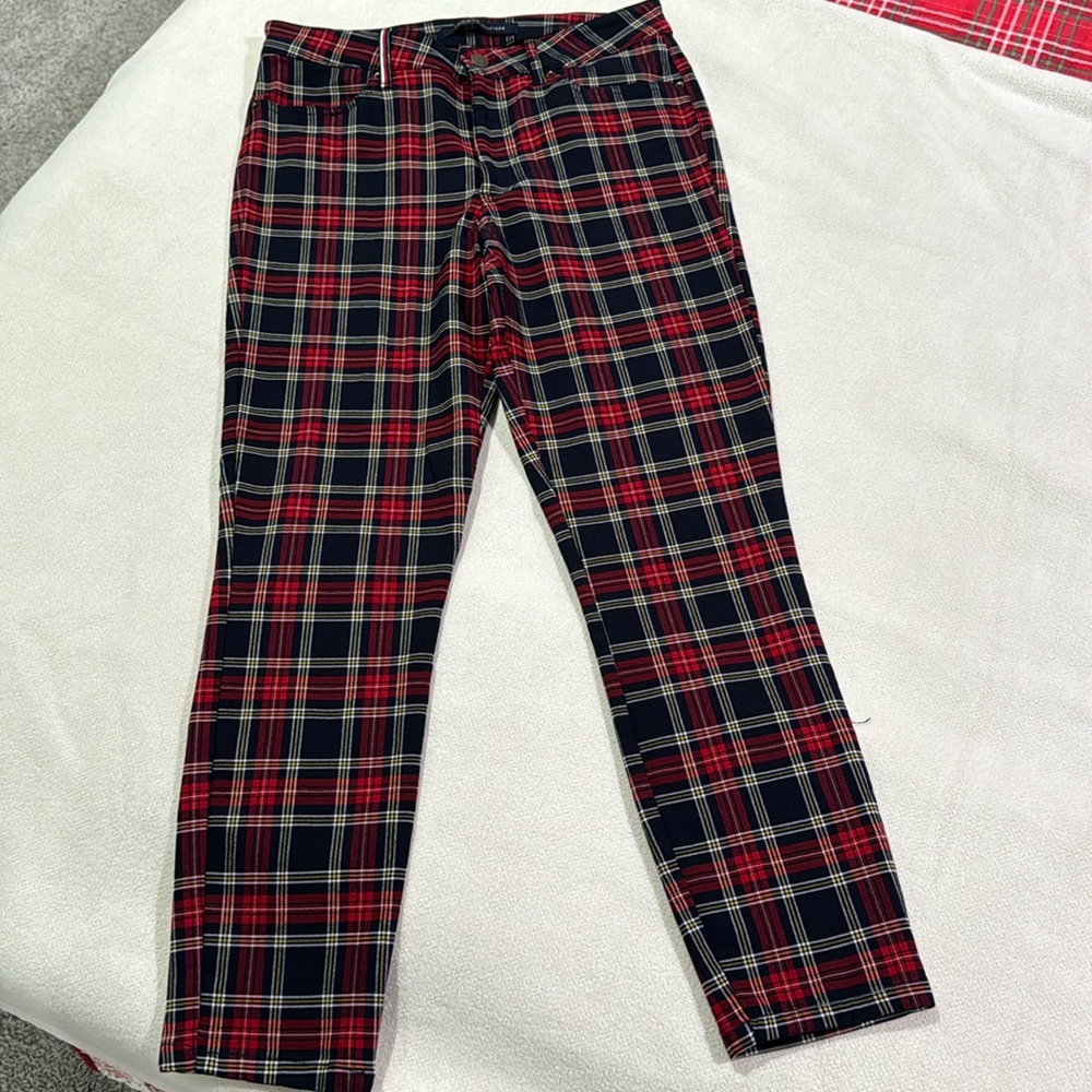 Tommy Hilfiger Women’s THFlex pant Sz 8 Navy /Red Plaid